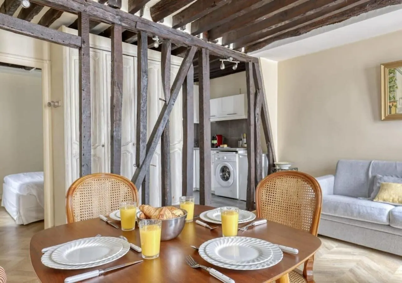 Typical & Charming Flat Near St Germain - Mid-Term Apartment Paris