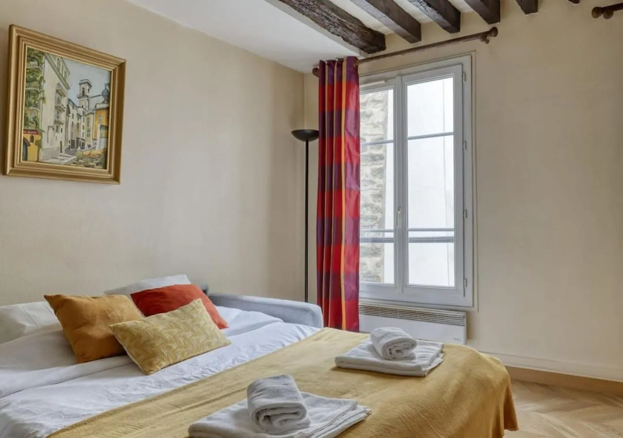 パリTypical & Charming Flat Near St Germain - Mid-Termアパートメント