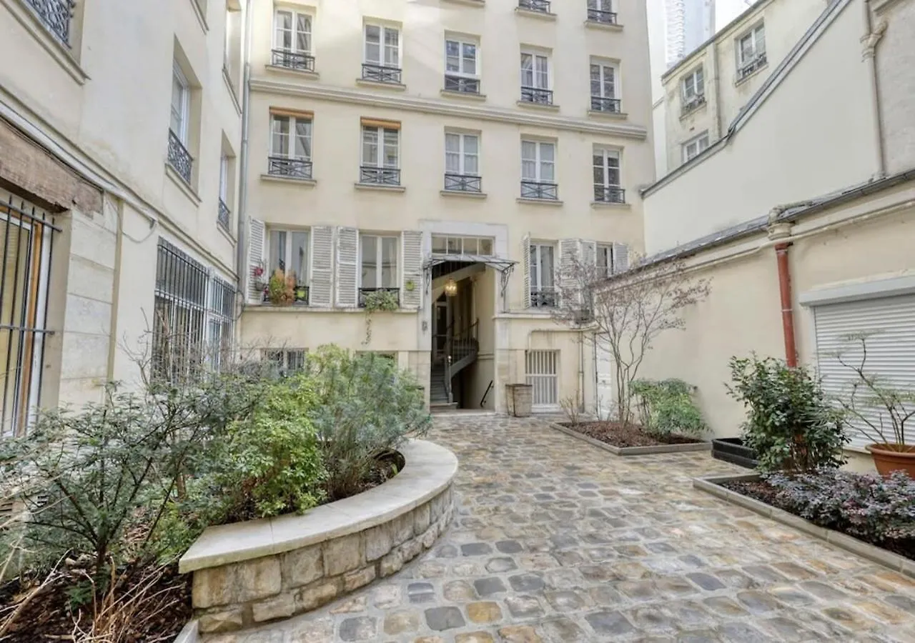 パリTypical & Charming Flat Near St Germain - Mid-Termアパートメント アパート パリ