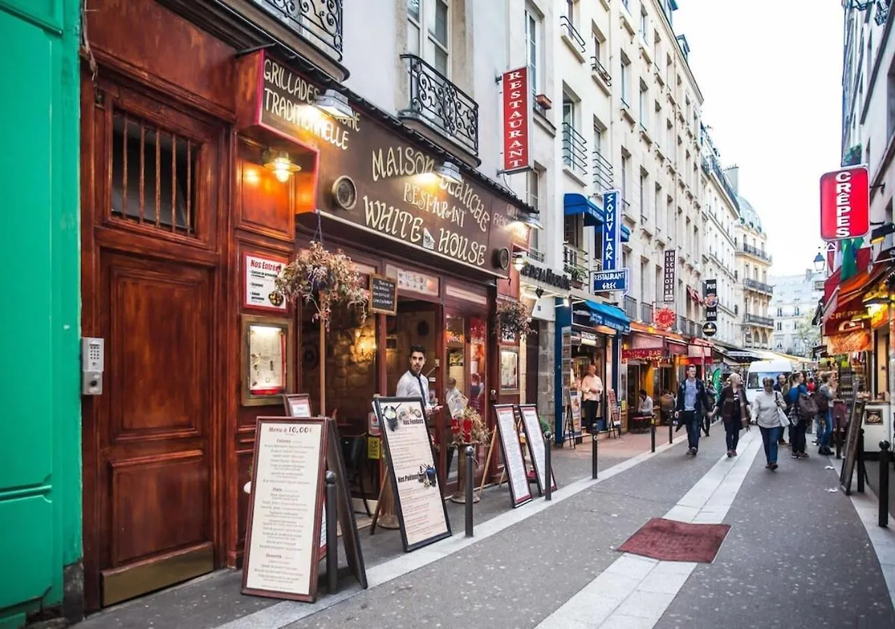 アパート パリTypical & Charming Flat Near St Germain - Mid-Termアパートメント